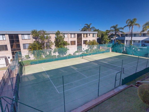 2 'The Dunes', 38 Marine Drive - Pool, Tennis Court And So Close To The Beach - Surfers Gold Coast 3