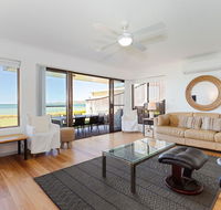 2 'The Pelicans' 53 Soldiers Point Road - ground floor unit on the waterfront - Surfers Gold Coast