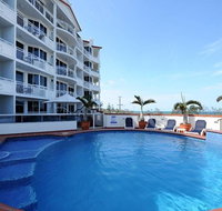 2 Bedroom Alex Unit - Ocean Pool and Park Views - Surfers Gold Coast