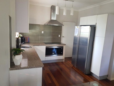 2 Bedroom Cottage - Surfers Gold Coast 2