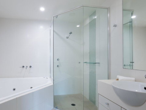 245 'Pacific Blue', 265 Sandy Point Rd - Air Conditioned Unit With Resort Facilities And Linen Supplied - Surfers Gold Coast 3