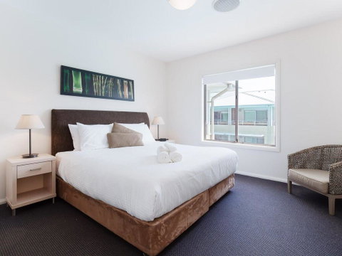 245 'Pacific Blue', 265 Sandy Point Rd - Air Conditioned Unit With Resort Facilities And Linen Supplied - Surfers Gold Coast 1