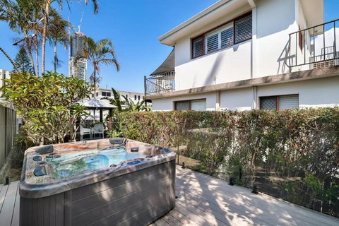 Budds Villa 1 By Khove - Surfers Gold Coast 4