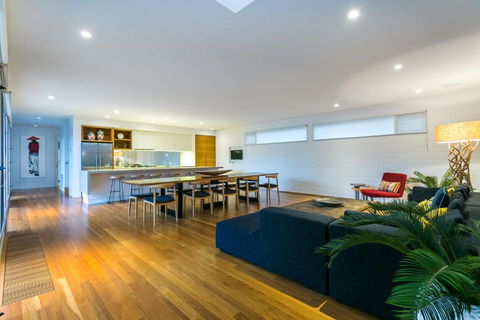 C-Escape - Surfers Gold Coast 3