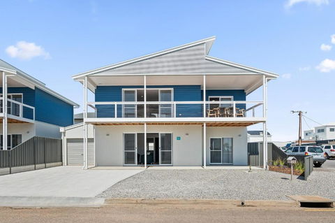 C-Views - Aldinga Beach - C21 SouthCoast Holidays - Surfers Gold Coast 1