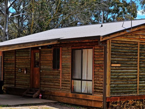 Cabin 2 - Snowy Accommodation - Surfers Gold Coast 0