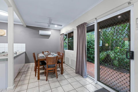 Cable Beachside Villas - Surfers Gold Coast 2