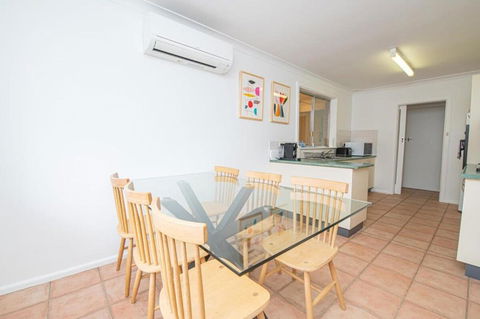 Cadogan House - Professionally Styled In CBD - Surfers Gold Coast 3