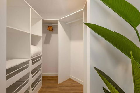 Cairns 1 BR - Stylish Getaway Apartment, Esplanade - Surfers Gold Coast 3