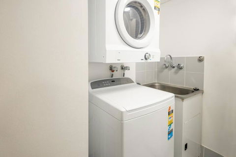 Cairns 1 BR - Stylish Getaway Apartment, Esplanade - Surfers Gold Coast 4