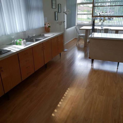 CAMPBELLTOWN HOLIDAY HOME 3 BED + FREE PARKING NCA039 - Surfers Gold Coast 2