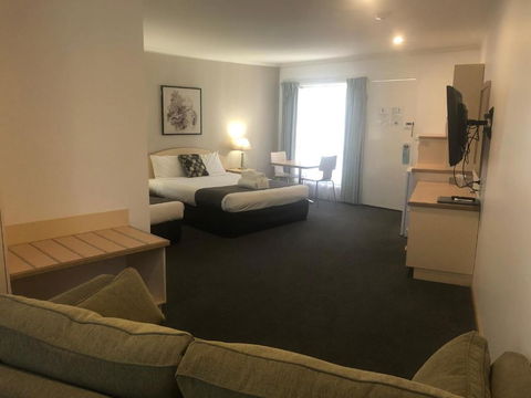 CAPRICORN MOTOR Inn - Surfers Gold Coast 2