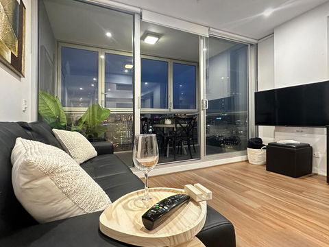 CBD Penthouse View Apartment - Surfers Gold Coast 0