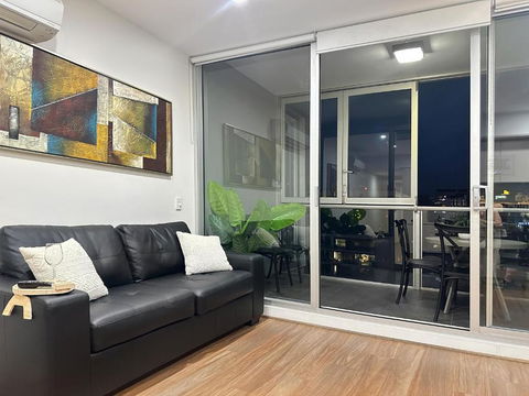 CBD Penthouse View Apartment - Surfers Gold Coast 1