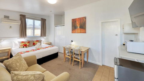 CBD GI Motel - Surfers Gold Coast 1
