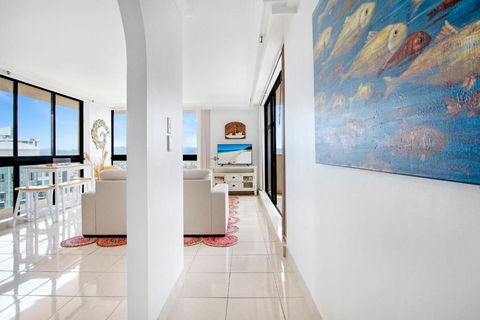 Central Escape In The Heart Of Surfers - Surfers Gold Coast 4