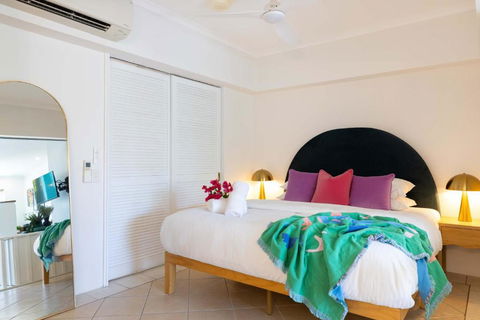 CASA PAPAYA Adults Only Apartment - Surfers Gold Coast 3