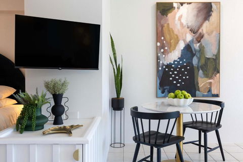 CASA PAPAYA Adults Only Apartment - Surfers Gold Coast 2