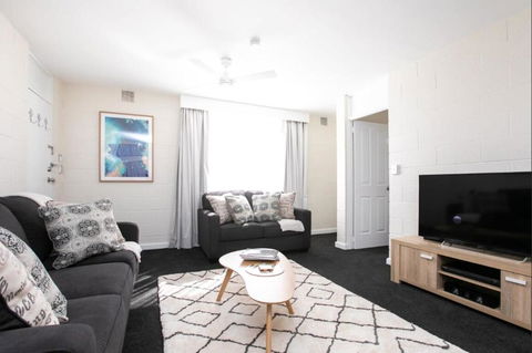 CBD Apartment By The Park: WiFi & Parking - Surfers Gold Coast 0