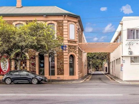CBD Premium Location Studio - Surfers Gold Coast 0