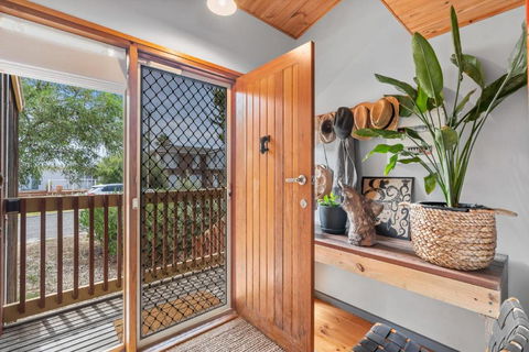 CHALET MOMA Port Elliot - BYO Linen - For Lovers Of Different - Surfers Gold Coast 4