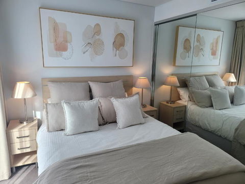 CBD Deluxe Private 2 Bedroom Apartment - Surfers Gold Coast 0