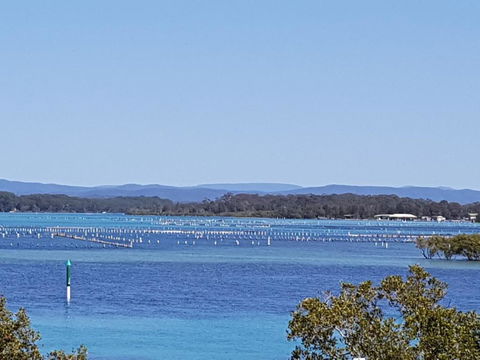 CHILL-OUT LAKESIDE - Wallis Lake Forster - Surfers Gold Coast 1