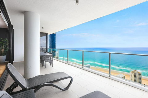 Circle On Cavil SubPenthouse 4BRM Lv52! Ocean View - Surfers Gold Coast 2