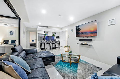 Circle On Cavill Surfers Paradise- 3 Bedroom Deluxe Apartment - Surfers Gold Coast 3