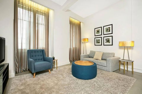 CLDON- Furnished 1 Bedroom - Bridge St Sydney CBD - Surfers Gold Coast 0