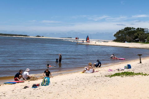 COASTAL ESCAPE@ The Cosmopolitan Unit 20806 - Surfers Gold Coast 2