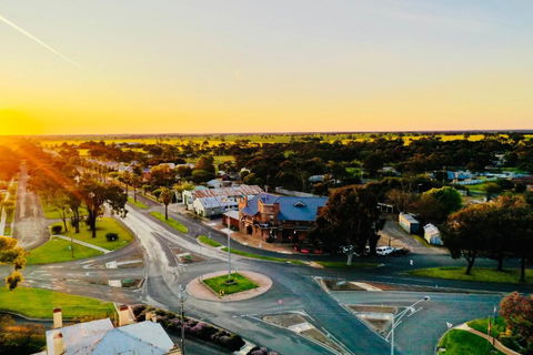 COMMERCIAL HOTEL KANIVA - Surfers Gold Coast 2
