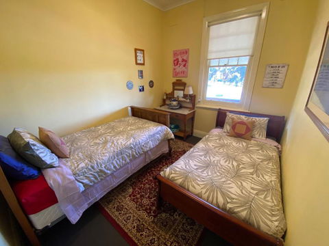 COMMERCIAL HOTEL KANIVA - Surfers Gold Coast 1