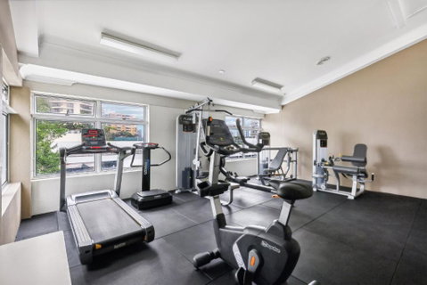 Cosy Studio Overlooking The Ocean With Pool, Gym - Surfers Gold Coast 3