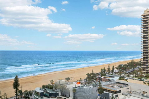 Cosy Studio Overlooking The Ocean With Pool, Gym - Surfers Gold Coast 4