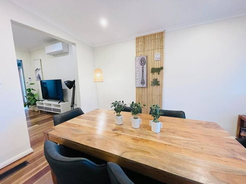 D141 Your Joyful Vacation - Surfers Gold Coast 4