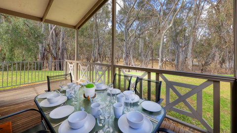 Deniliquin Riverside Caravan Park - Surfers Gold Coast 0