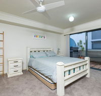3 'Peninsula Waters' 2-4 Soldiers Point Rd - Beautiful Air Conditioned Unit with Pool Lift  WIFI - Surfers Gold Coast