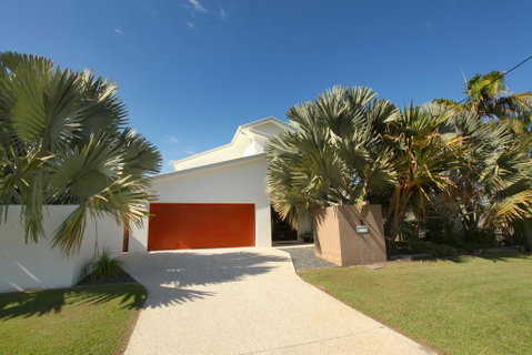 3 Bauhinia Crescent Marcoola - PET FRIENDLY, LINEN SUPPLIED, 500 BOND - Surfers Gold Coast 0