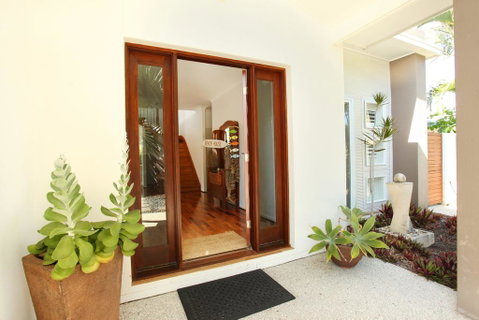 3 Bauhinia Crescent Marcoola - PET FRIENDLY, LINEN SUPPLIED, 500 BOND - Surfers Gold Coast 1