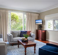 3-Bed House near Bondi Beach with Balcony Parking - Surfers Gold Coast