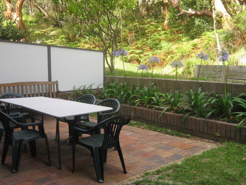 4 'Adriana', 83 Ronald Avenue - Open Plan Living With Backyard - Surfers Gold Coast 1