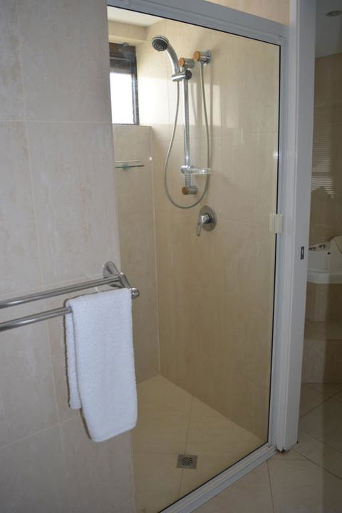 5,  Apartment On The Esplanade - Surfers Gold Coast 2