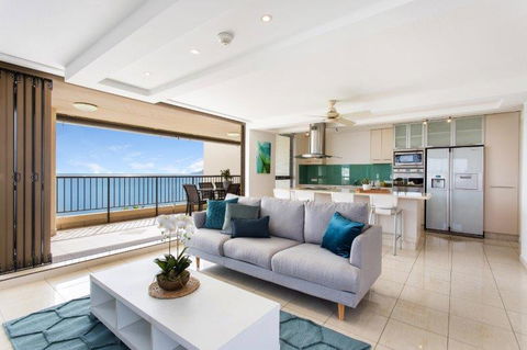 5,  Apartment On The Esplanade - Surfers Gold Coast 0