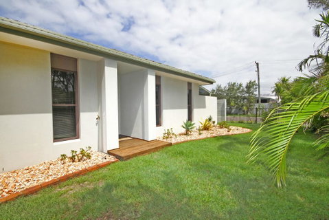 6 Petrie Ave, Marcoola, Pet Friendly, Linen Supplied - Surfers Gold Coast 1