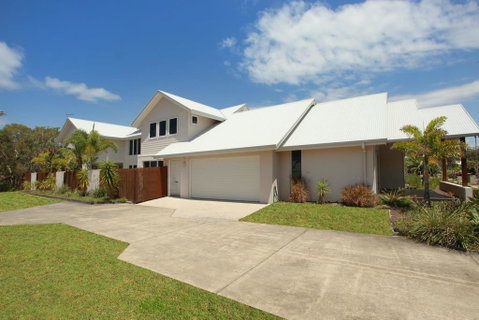 60 Beachway Parade, Marcoola, 500 BOND, Linen Supplied - Surfers Gold Coast 0