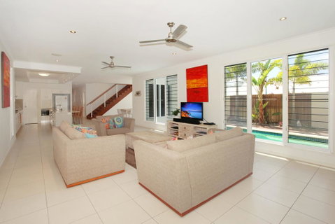 60 Beachway Parade, Marcoola, 500 BOND, Linen Supplied - Surfers Gold Coast 1