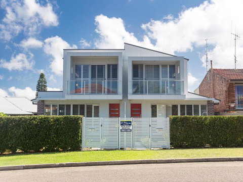 7a Judith Street - Stunning Duplex With Ducted Air Conditioning - Surfers Gold Coast 0