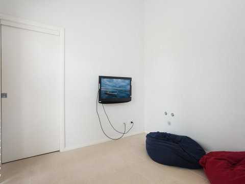 7a Judith Street - Stunning Duplex With Ducted Air Conditioning - Surfers Gold Coast 3