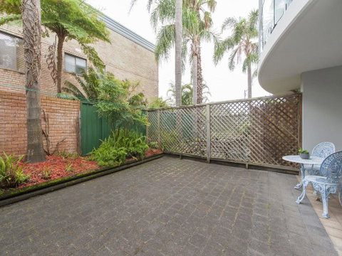 9 Cirrus @ Fingal Bay - Surfers Gold Coast 2